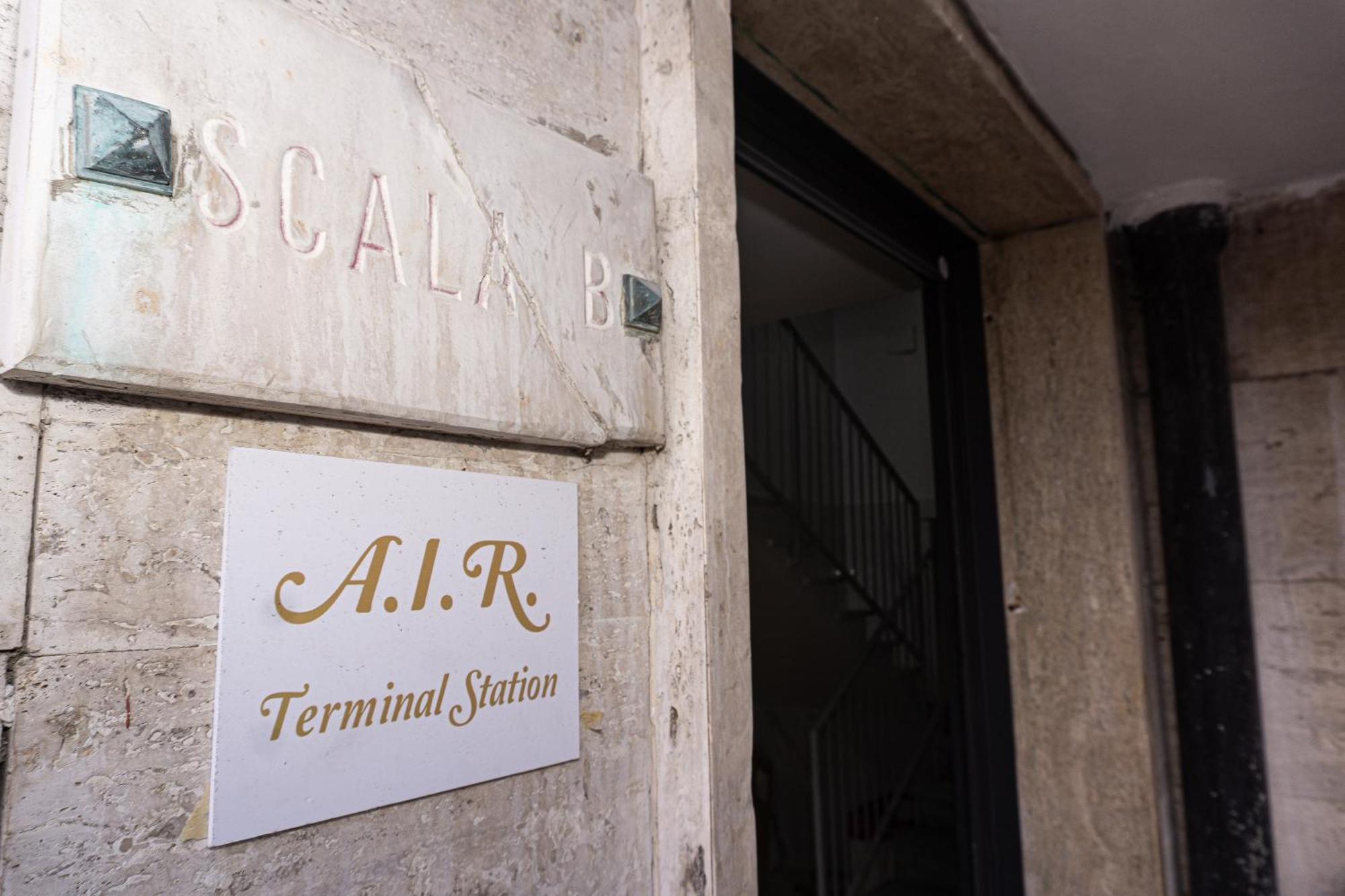 Hotel A.I.R. Terminal Station Napoli Esterno foto